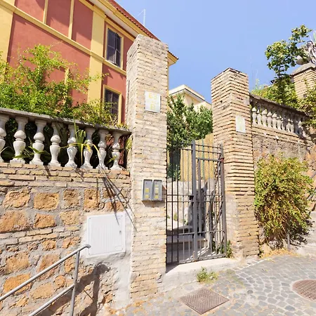 Apartament Rampa Brancaleone 63 *
